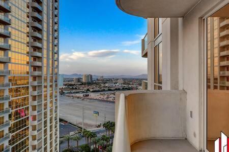 Mgm Signature-15-717 F1 Track & Strip View Balcony Las Vegas Eksteriør bilde