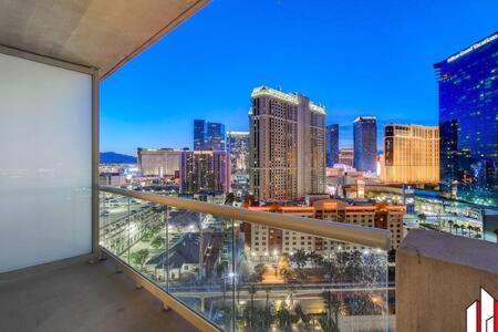 Mgm Signature-15-717 F1 Track & Strip View Balcony Las Vegas Eksteriør bilde